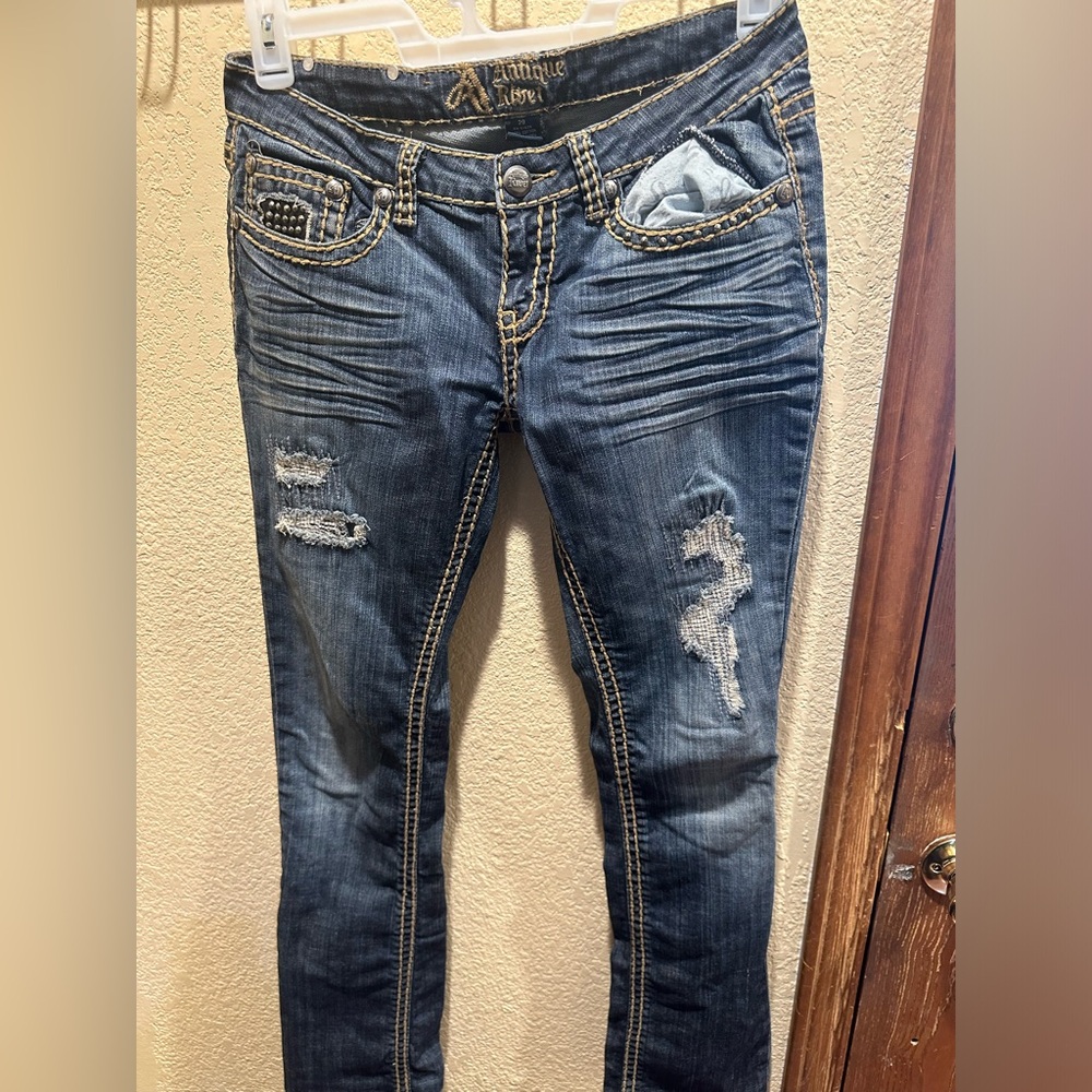 Antique River Size 29 Distressed blue denim skinny jeans with rhinestone